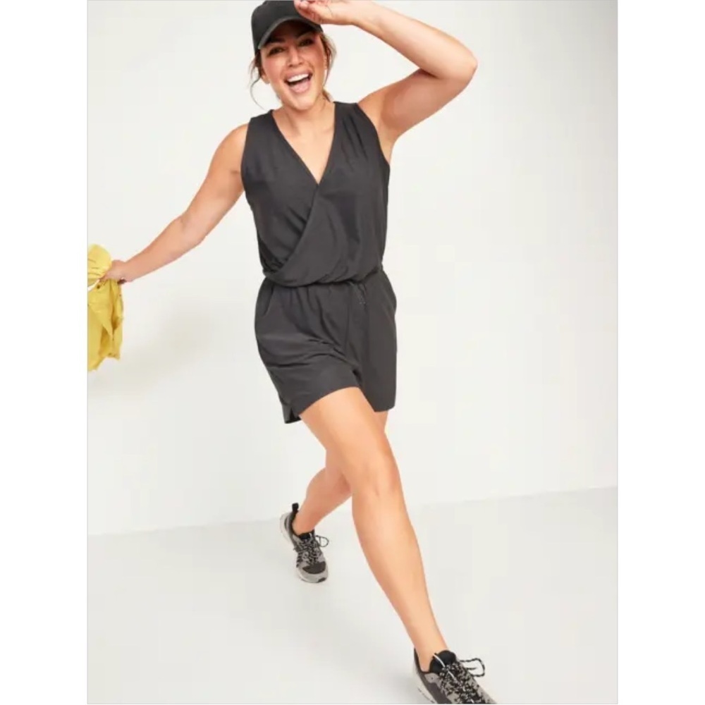 NWT Old Navy NWT Old Navy BREATHE ON Crossfront Romper